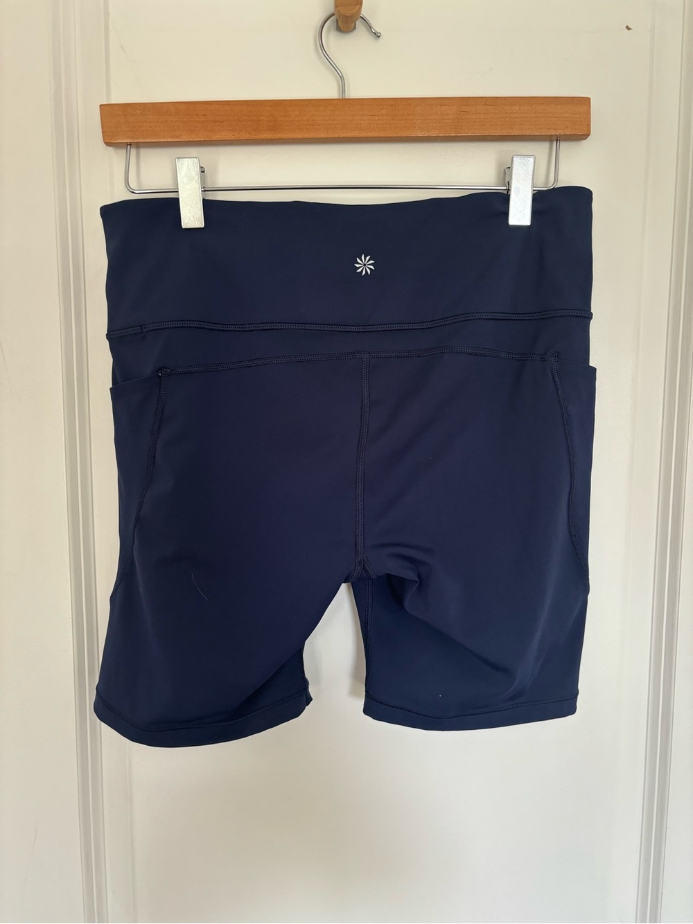 Athleta Navy Ultimate Stash II 7” Short L - Picture 4 of 11
